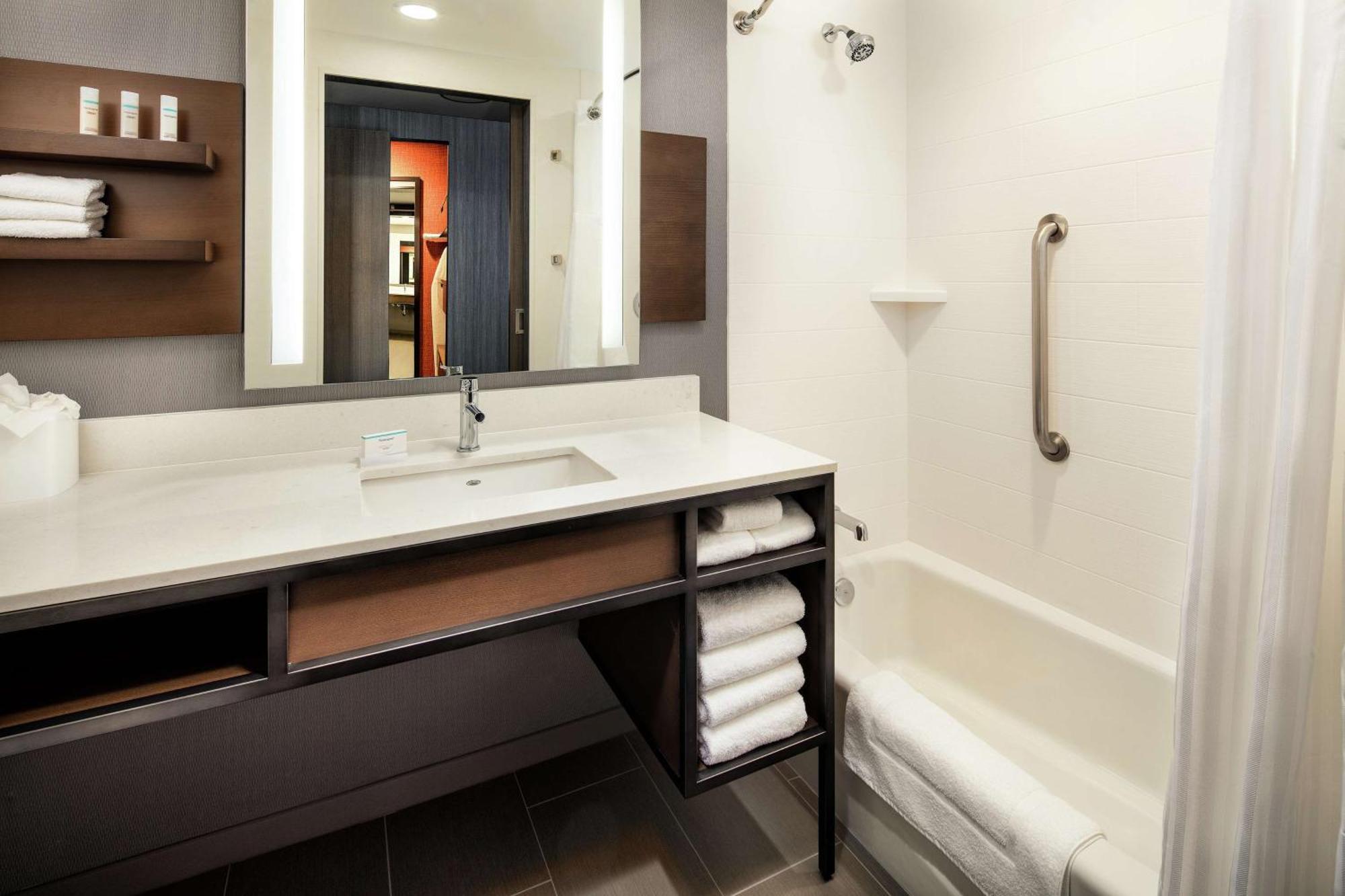Hilton Garden Inn Sacramento Airport Natomas Exterior photo